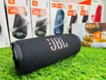 JBL Flip 7 Wireless Portable Bluetooth Speaker, Bold Pro Sound with AI Sound Boost, 16Hrs of Playtime, IP68 Water & Dustproof, Multi-Speaker Connection by Auracast, Personalization App (Black) - Open Box - Image 14